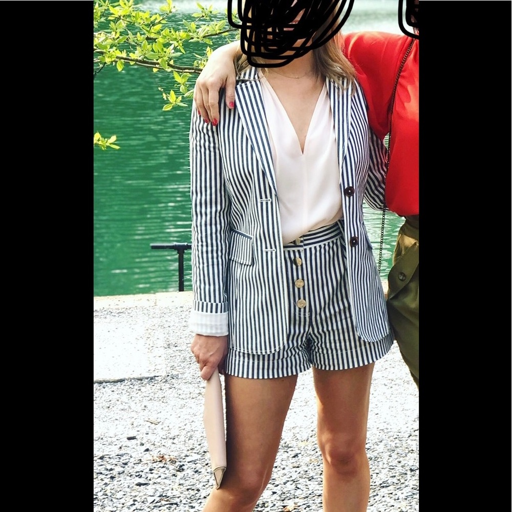Derek Lamb 10 Crosby suit with shorts in Blue/White